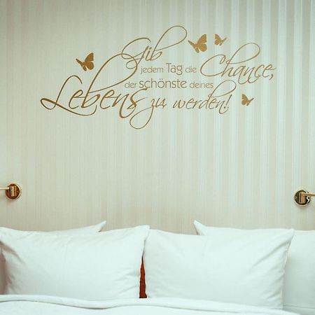 Landhotel Classic Oranienburg Bagian luar foto