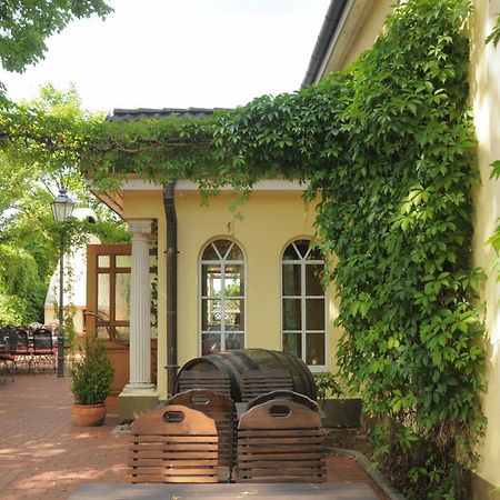 Landhotel Classic Oranienburg Bagian luar foto