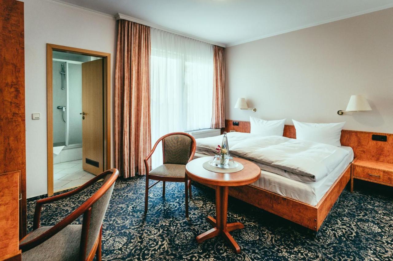 Landhotel Classic Oranienburg Bagian luar foto