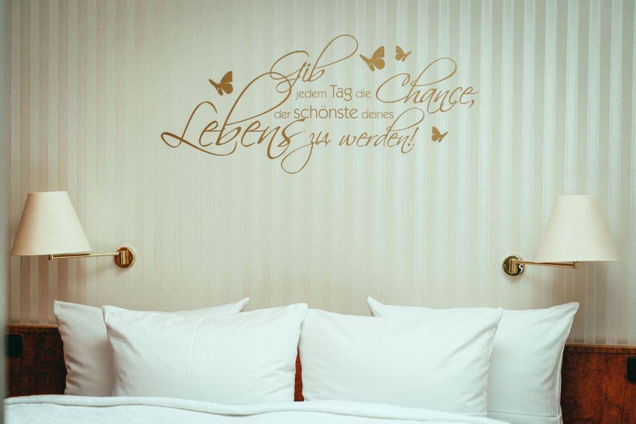 Landhotel Classic Oranienburg Bagian luar foto