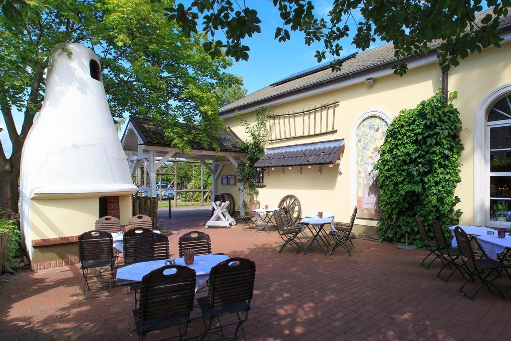 Landhotel Classic Oranienburg Bagian luar foto